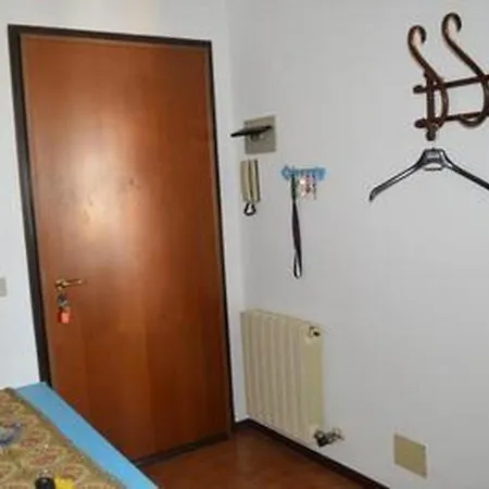Casa Leonilde ! Grosszuegige 35 Zi-wohung Direkt Am Вентимилья