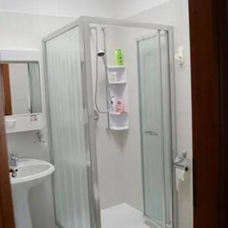 Casa Leonilde ! Grosszuegige 35 Zi-wohung Direkt Am Апартаменты