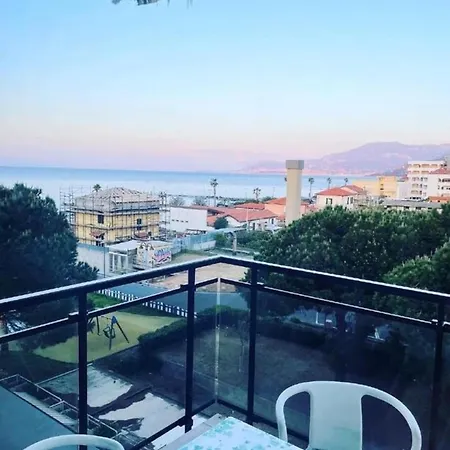 Casa Leonilde ! Grosszuegige 35 Zi-wohung Direkt Am Апартаменты *