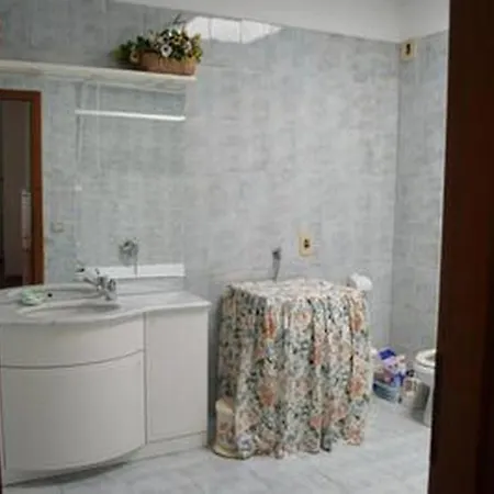 Casa Leonilde ! Grosszuegige 35 Zi-wohung Direkt Am * Вентимилья