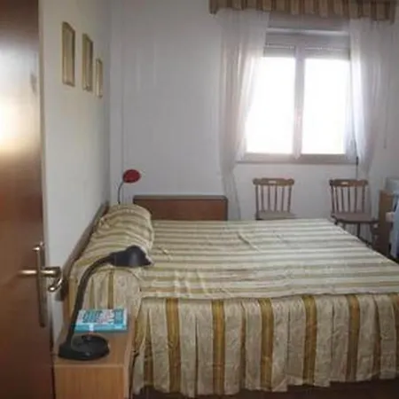 Casa Leonilde ! Grosszuegige 35 Zi-wohung Direkt Am Апартаменты *